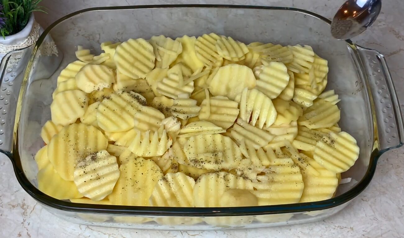 Рецепт смачної і ситної вечері в духовці за 30 хвилин