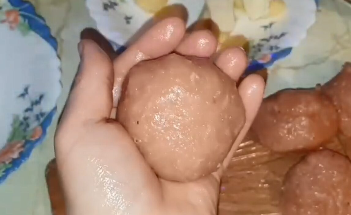 Рецепт соковитих м'ясних кульок з сирною начинкою