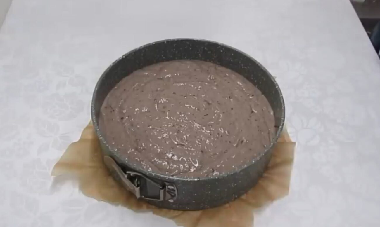 Рецепт смачного і пухкого пирога з варенням за копійки