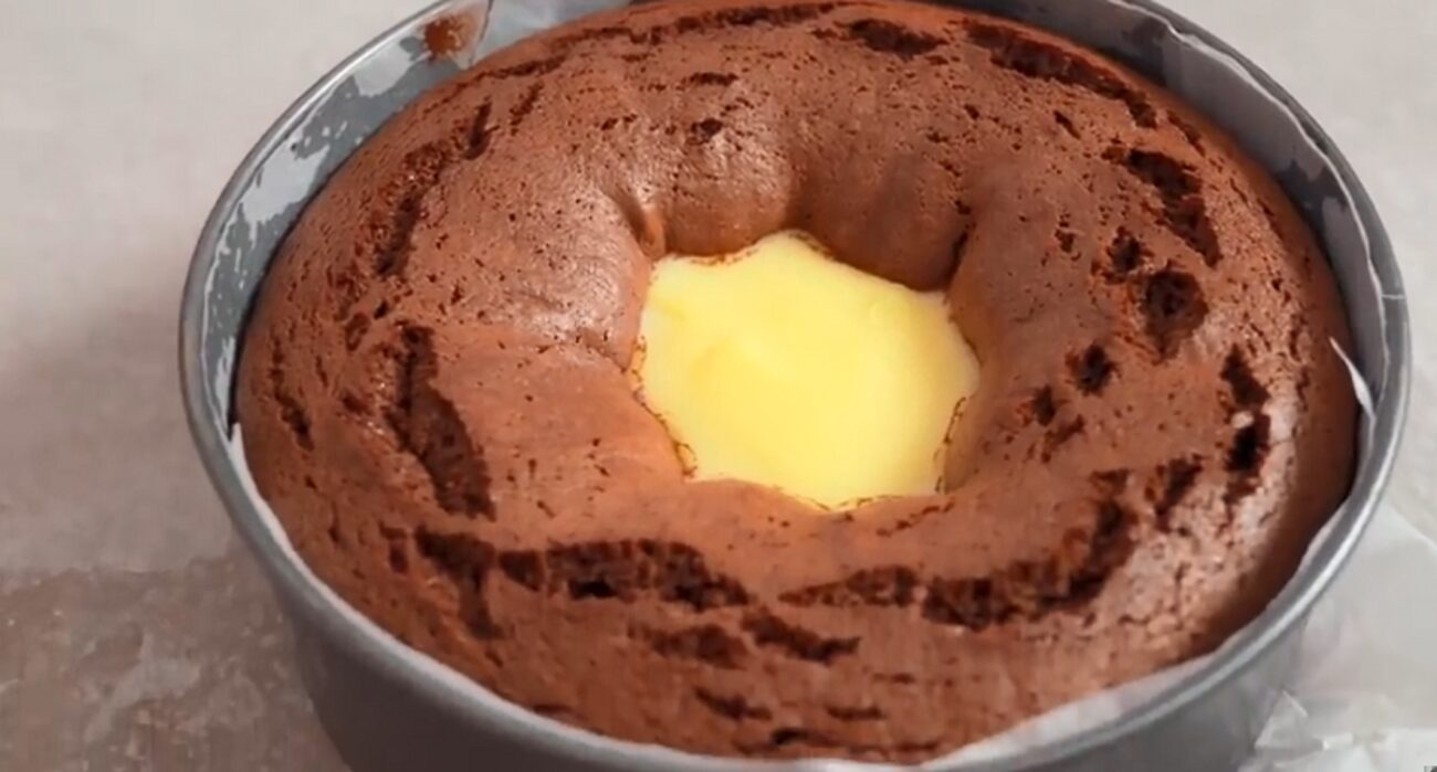 Рецепт дуже смачного і ніжного пирога з кремом