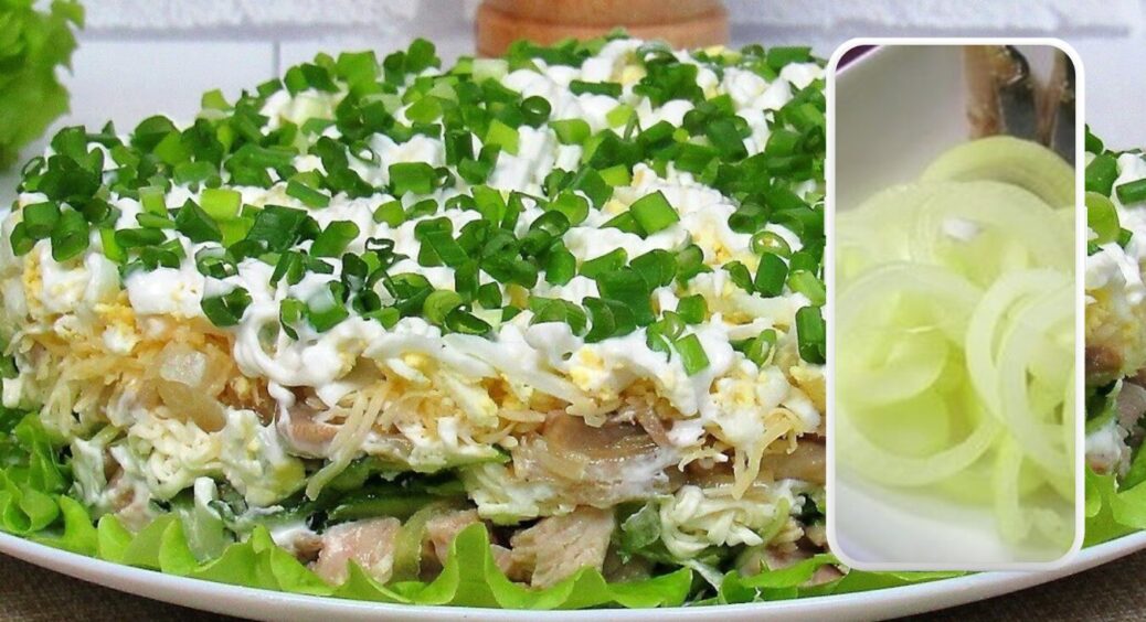 Ми їх для користі, а це – “тиха отрута”: чому не можна додавати в салати ці 2 інгредієнти 