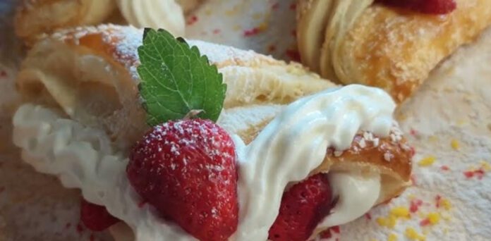 Рецепт ніжних тістечок з полуницею 