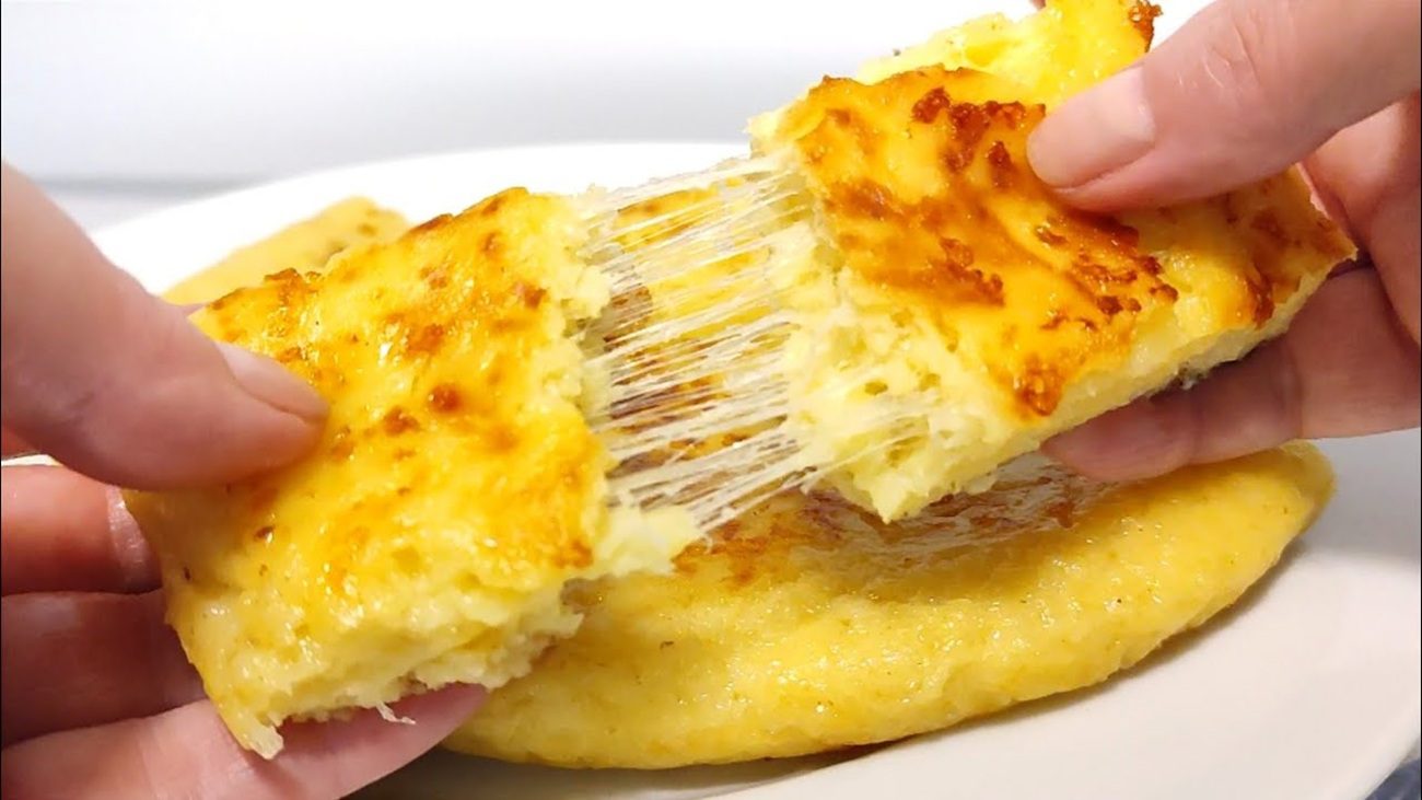 Рецепт смачного і ніжного сирного коржика за 10 хвилин