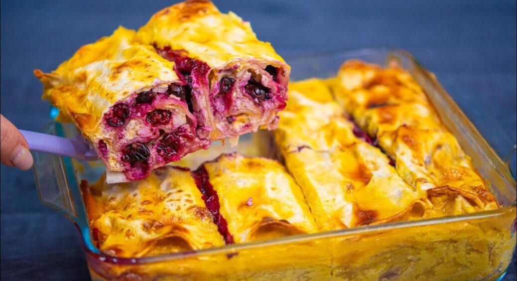 Поки чайник закипів – рулет уже готовий: без духовки, з лаваша і начинки з 3 інгредієнтів 