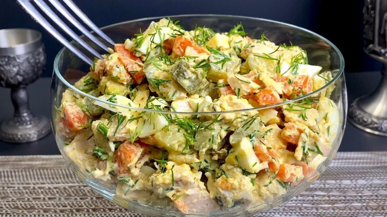 Рецепт смачного святкового салату без майонезу на Новий рік