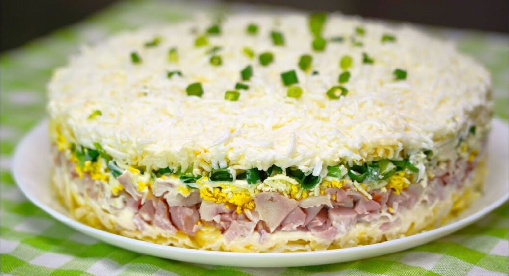 Замість набридливої “Білочки”: цей салат з плавленим сирком стане хітом на Новий рік 2026 