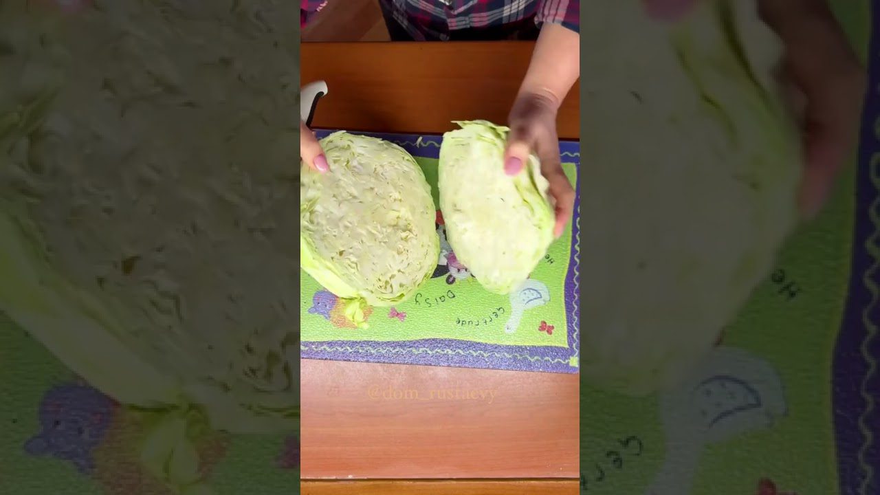 Блогерка поділилась лайфхаком, як підготувати листя з капусти на голубці