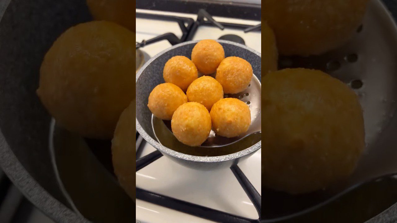 Рецепт картопляних кульок із сирною начинкою