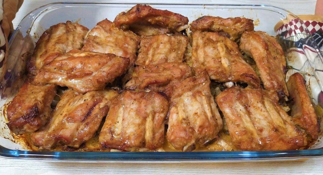 Ця закуска смачніша за шашлик: свинячі реберця в маринаді на Новий рік 2026 (Рецепт) 