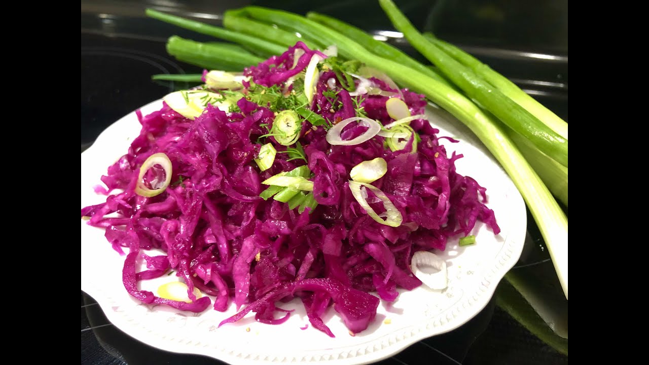 Рецепт салату з квашеної капусти та фіолетової цибулі