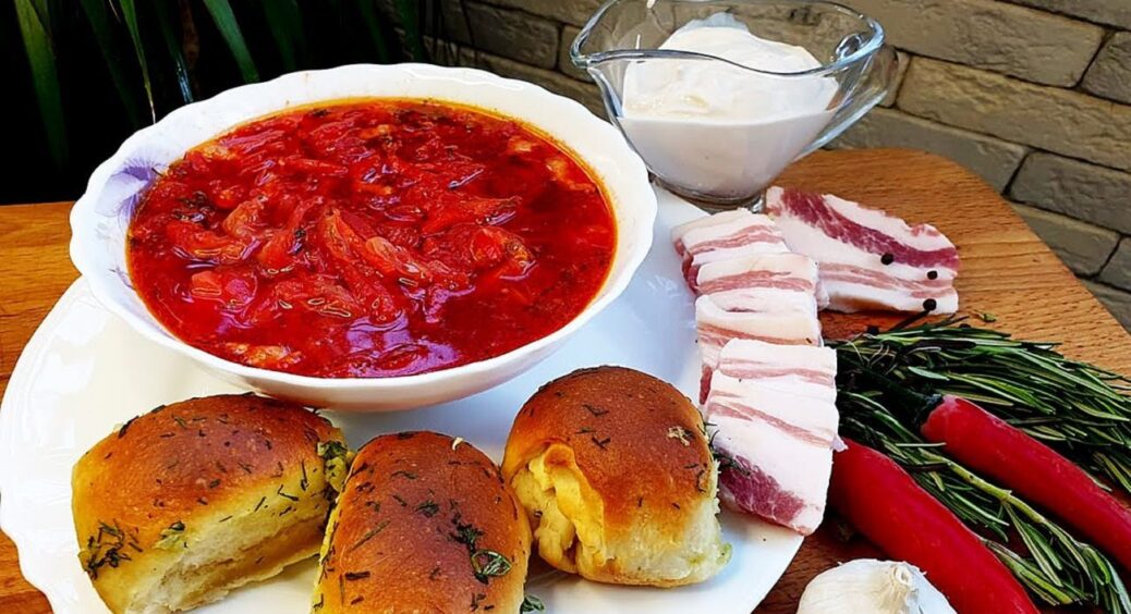 Борщ з паприкою “Лише для своїх”: такий смачний рецепт, що передається лише в колі своїх 