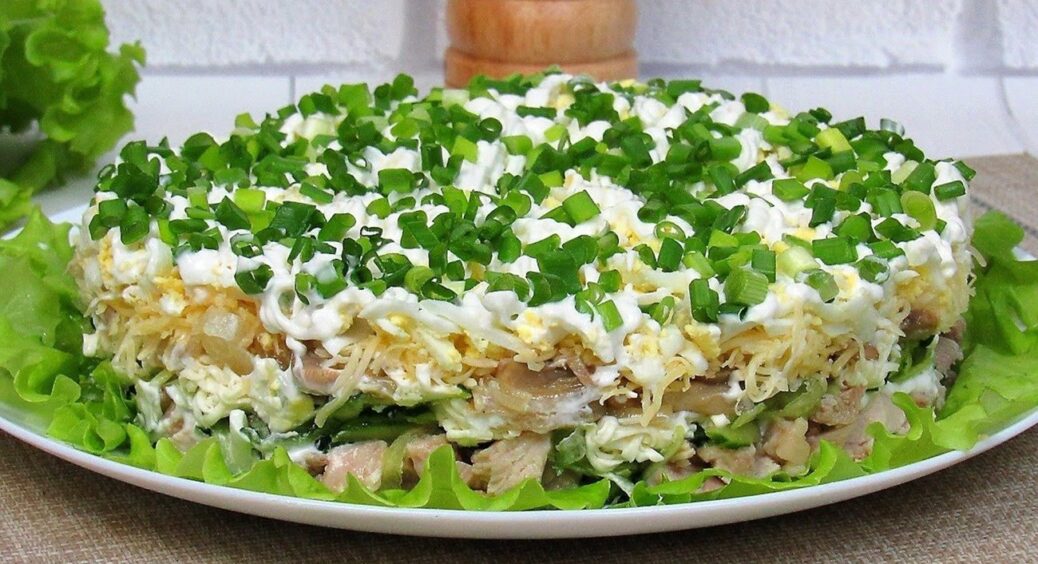 Салат “Мефодій” стане зіркою новорічного столу – чудовий вибір для зустрічі 2026 року 