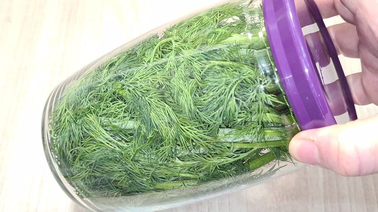 Як надовго зберегти кріп свіжим в холодильнику