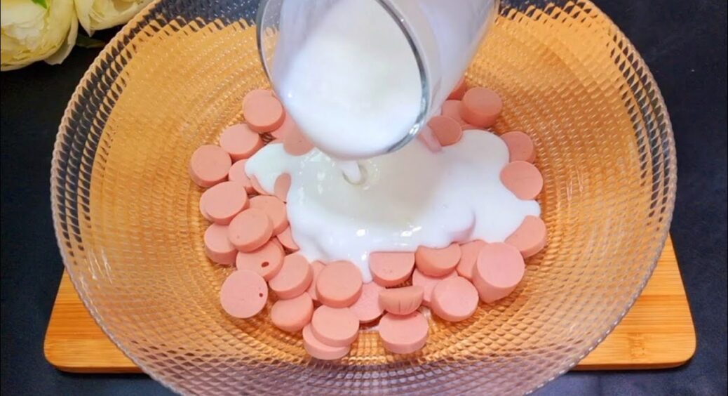 Заливаю сосиски кефіром – і в духовку: подаю як пиріжки до чаю – діти раді, чоловік уплітає 