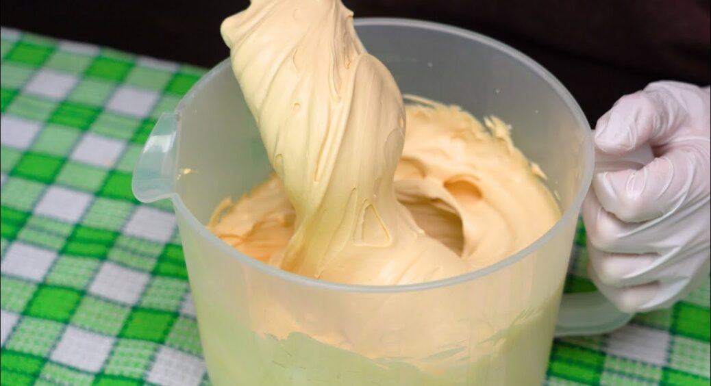 Забутий смак 90-х повертається: десерт із 2 продуктів знову збирає компліменти від всіх родичів 