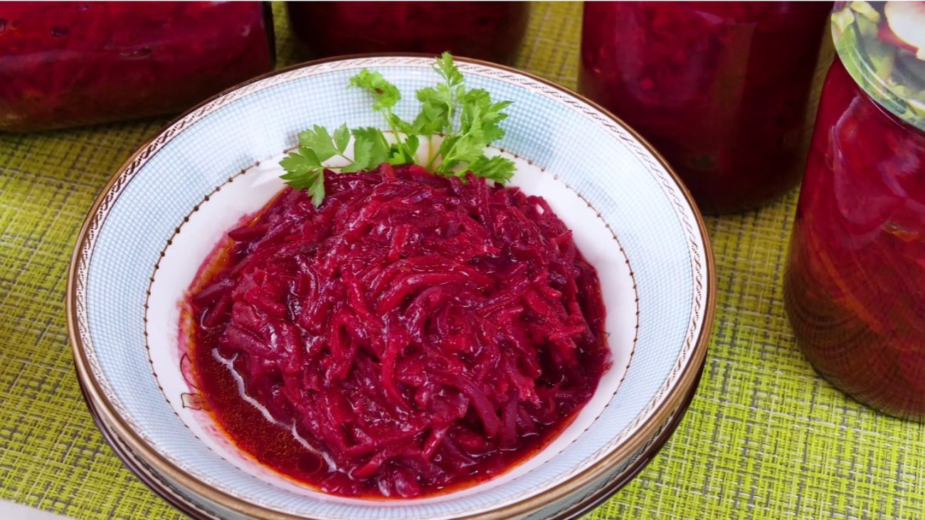 Рецепт ідеальної заправки для борщу з 2 кг буряків: дешево та швидко