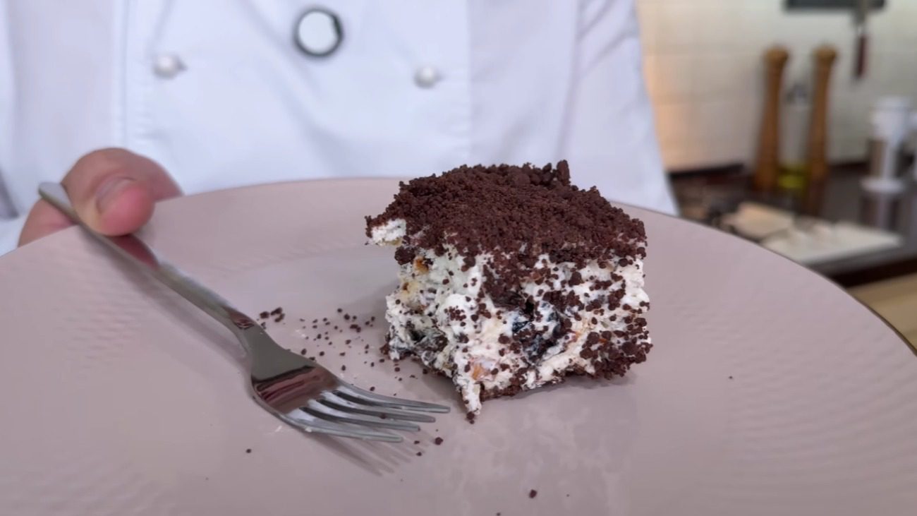 Рецепт смачного святкового торта для всіх свят: дуже ошатний без духовки