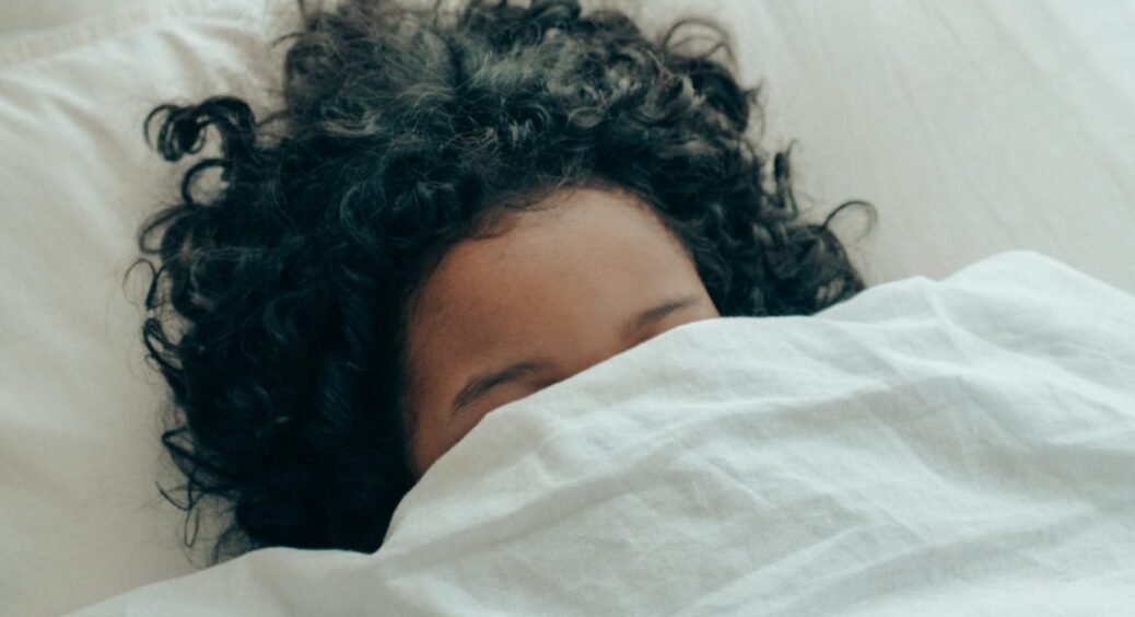 Як виспатися за 4 години і почуватися бадьорим: японський метод, який рятує у безсонні ночі 