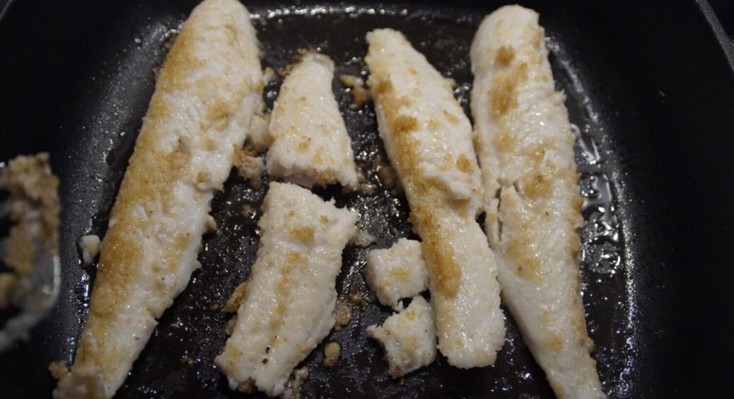 Смажена риба без грама олії: додаю 1 секретний компонент, щоб скоринка була хрусткою 