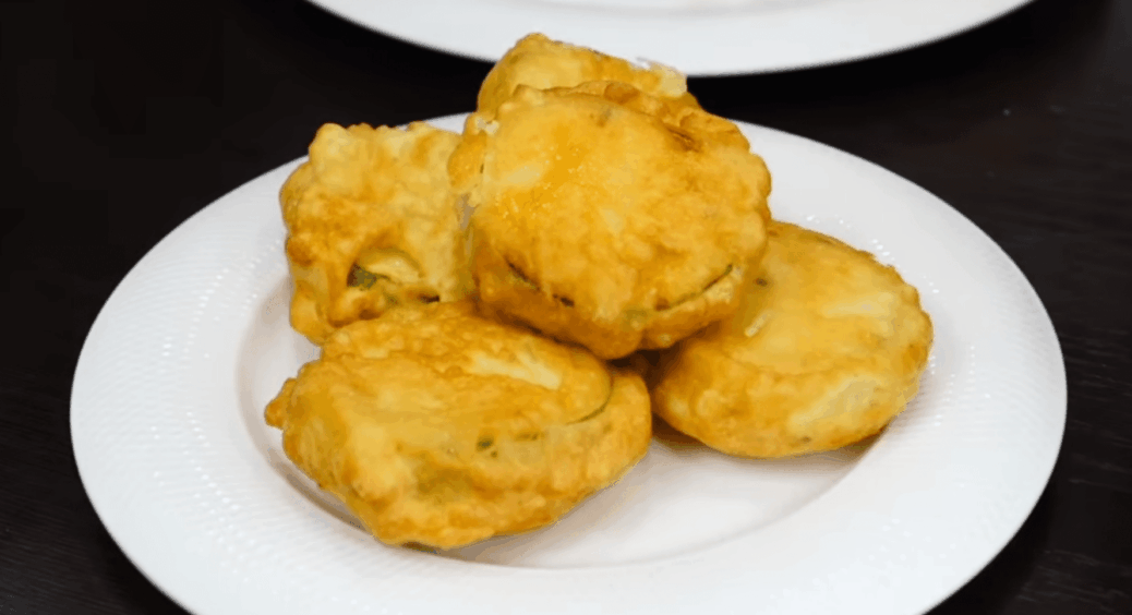 Ці кабачки у клярі стануть хітом на Новий рік 2026, і не тільки: рецепт бюджетної закуски 