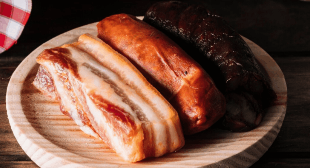 Сало танутиме на язику: запамʼятайте 1 компонент для засолки, і гості відірватися не зможуть 