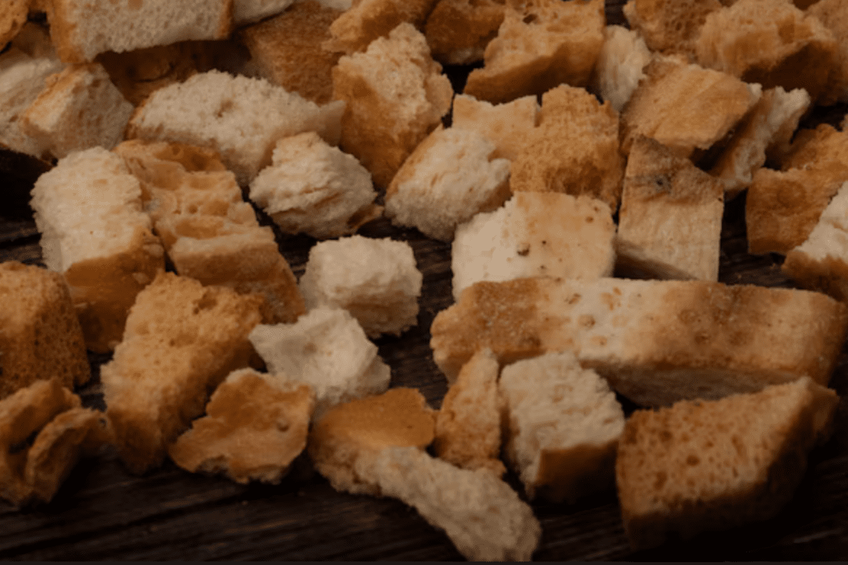 Кулінари поділилися рецептом хрустких грінок з часником – смакують з будь-чим