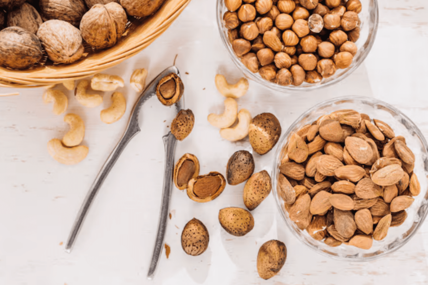 Городники розповіли, як підживити рослини за допомогою шкаралупи від горіхів