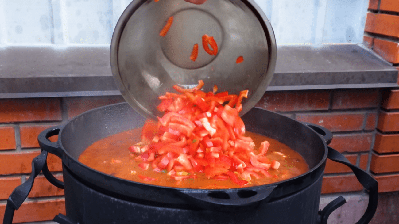 Кулінари розповіли, як приготувати закарпатський бограч прямо вдома