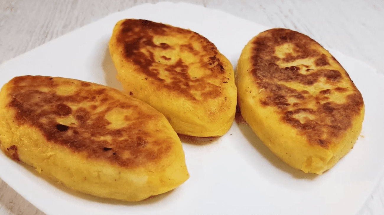 Кулінари розповіли, що додати до картопляних зразів, щоб вони не розвалювались