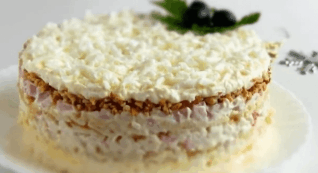 Не “Олівʼє” і не “Шуба”: цей салат стане хітом №1 на новорічному столі – “Снігова королева” 