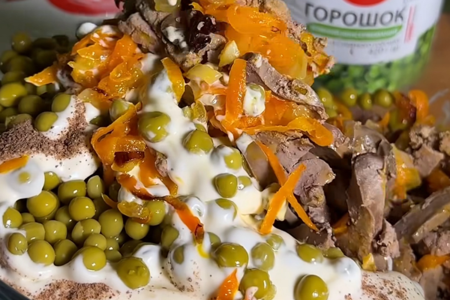 Кулінари поділились рецептом ситного салату з печінки на Новий рік