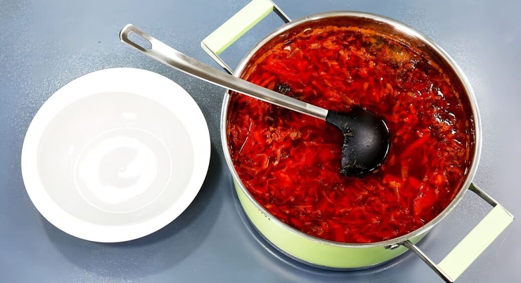 Експрес-борщ ніхто не відрізнить від класичного: і не треба годинами чаклувати над каструлею 