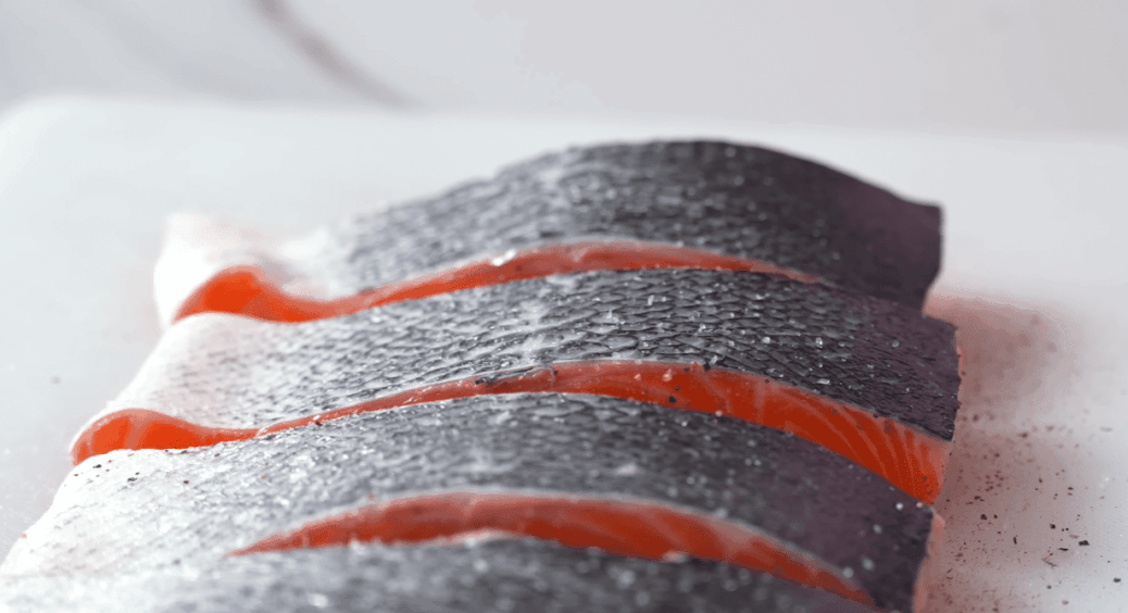 Риба розморозиться за 20 хвилин і буде як свіжа: цей хитрий трюк практикують в ресторанах 