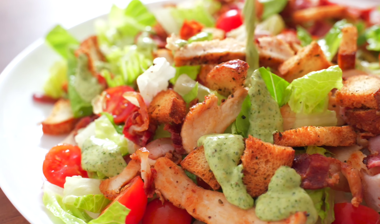 Рецепт простого та дуже яскравого салату на Новий рік