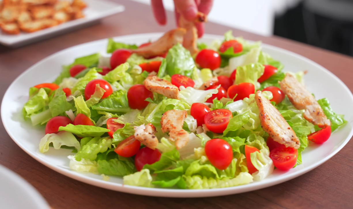 Рецепт простого та дуже яскравого салату на Новий рік