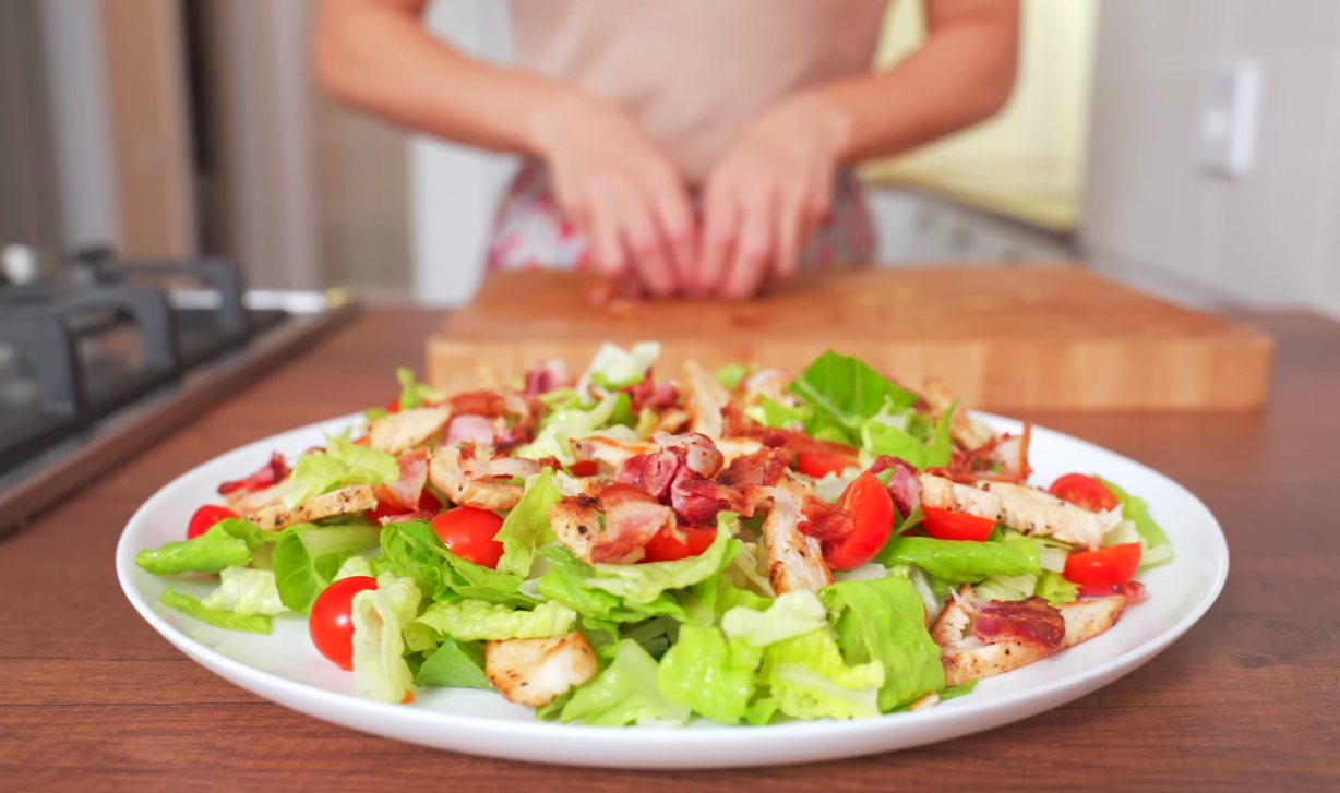 Рецепт простого та дуже яскравого салату на Новий рік