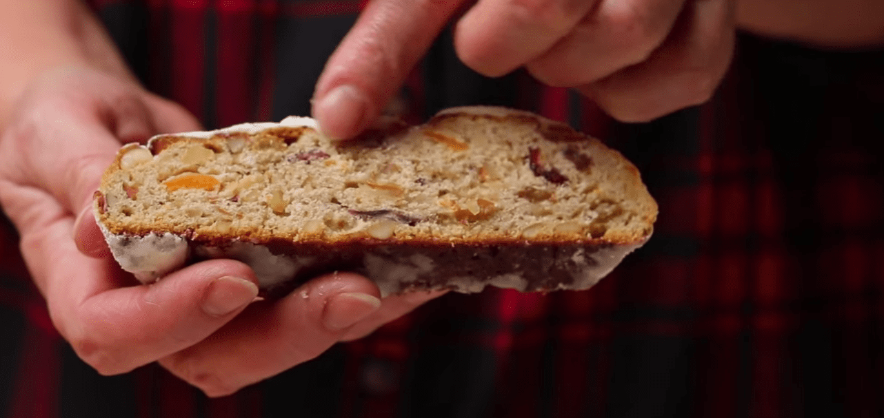 Рецепт різдвяного Штолена, який завжди виходить у всіх