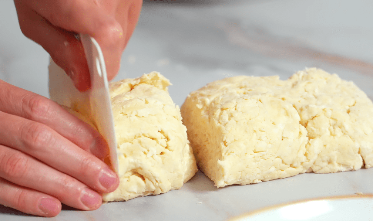 Рецепт Наполеона з тонкими хрусткими коржами та новим кремом