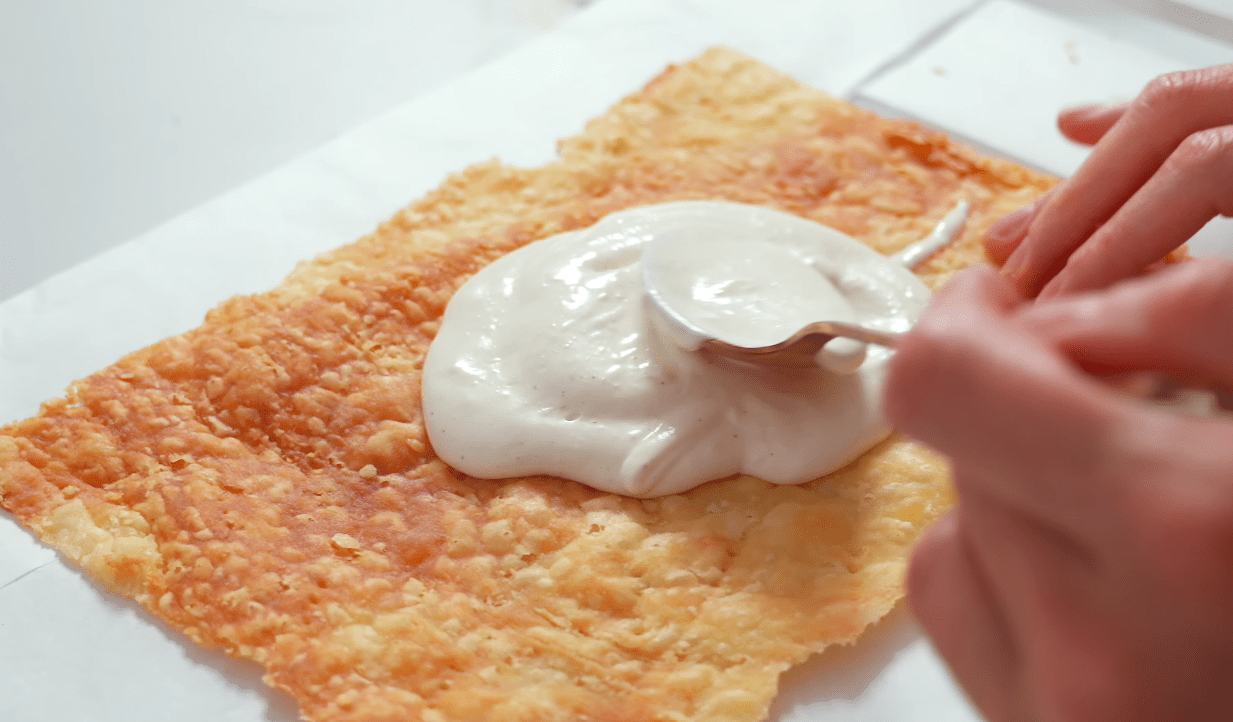 Рецепт Наполеона з тонкими хрусткими коржами та новим кремом