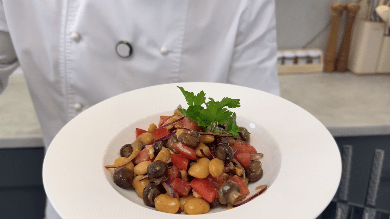 Рецепт нового салату з печерицями на Новий рік 2026