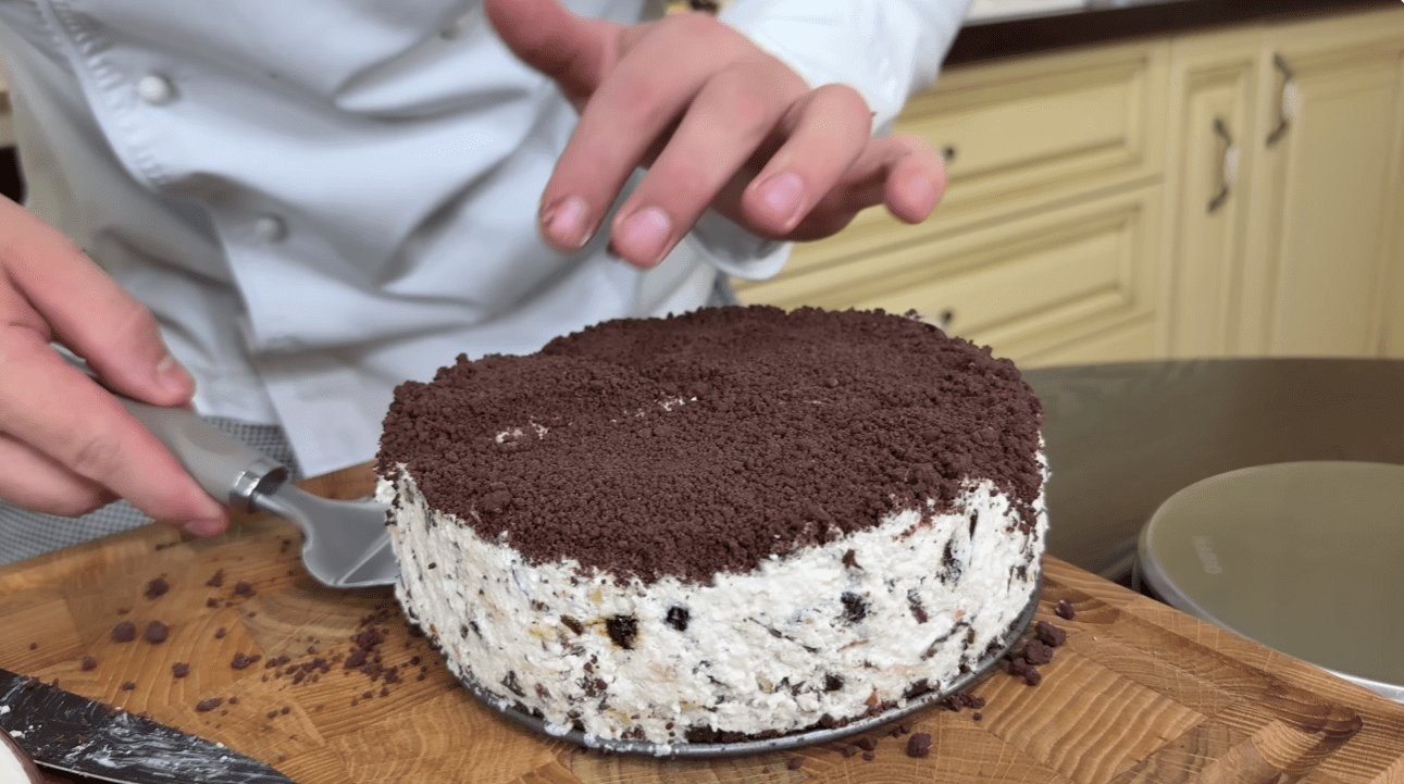 Рецепт смачного святкового торта для всіх свят: дуже ошатний без духовки