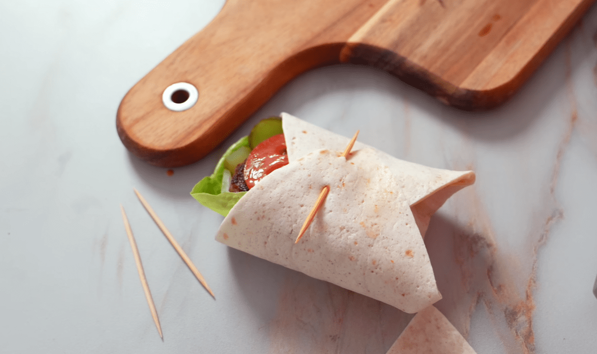 Рецепт нової закуски: новорічні міні-бургери з лаваша та фаршу