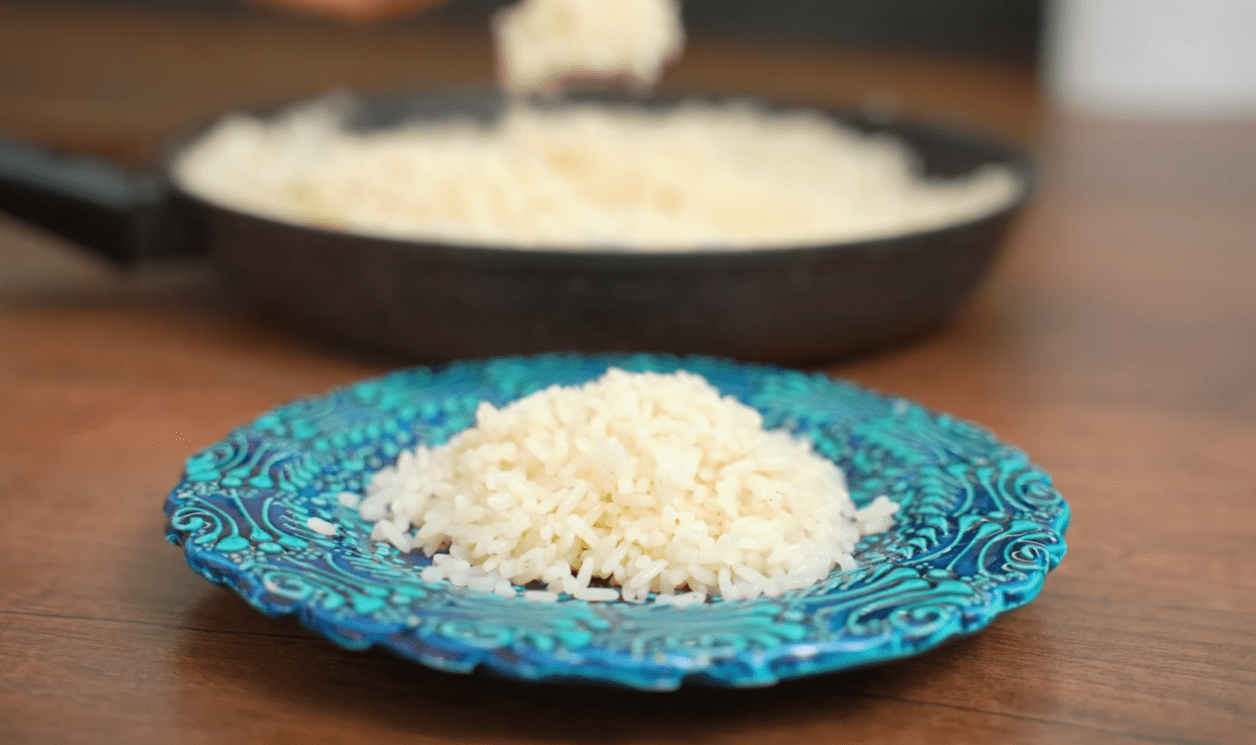 Кулінари розповіли, як просто зварити рис, щоб він був розсипчастим