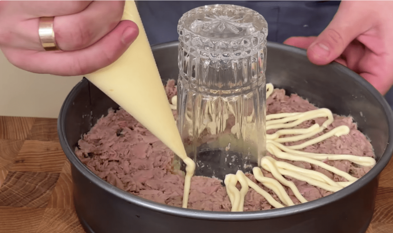 Новий рецепт Мімози: всі просять рецепт, бо вона ніжна й повітряна, як торт