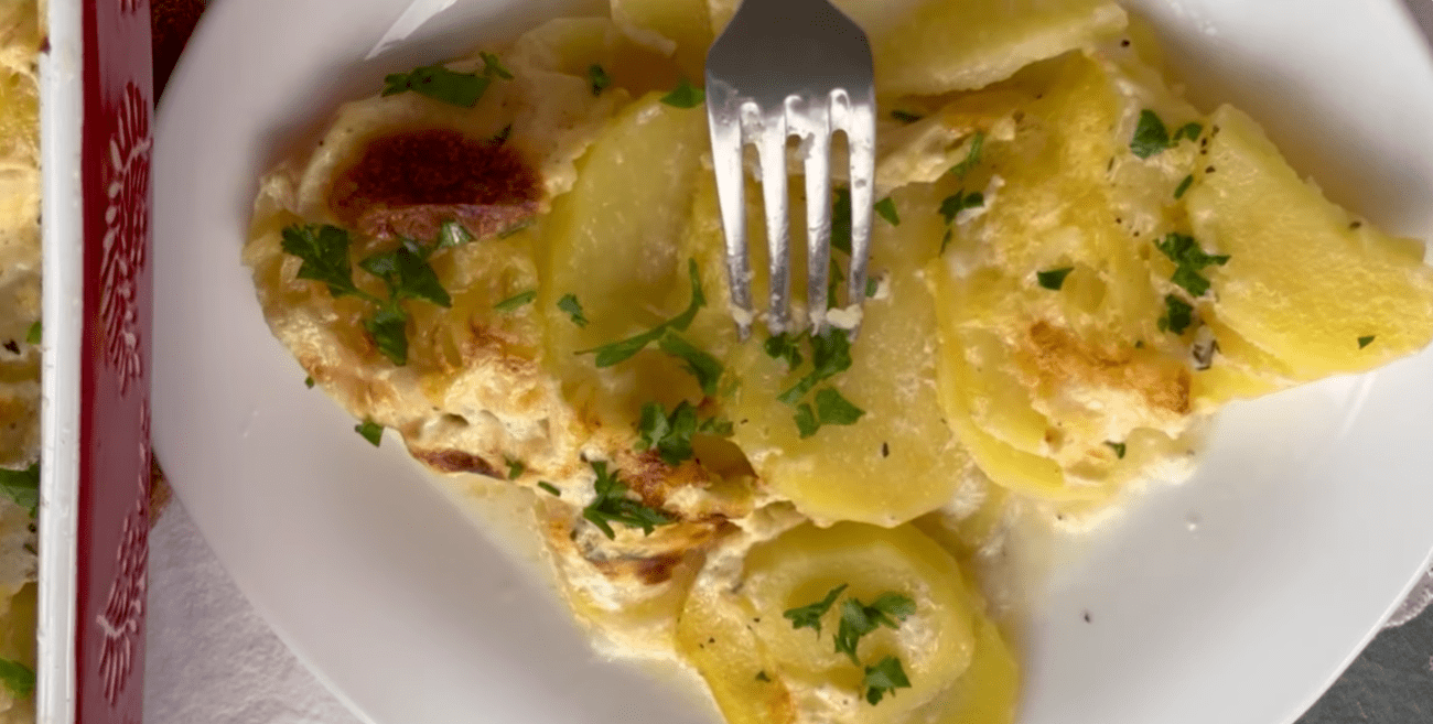 Рецепт картоплі з вершками та сиром, як готують тільки у Франції