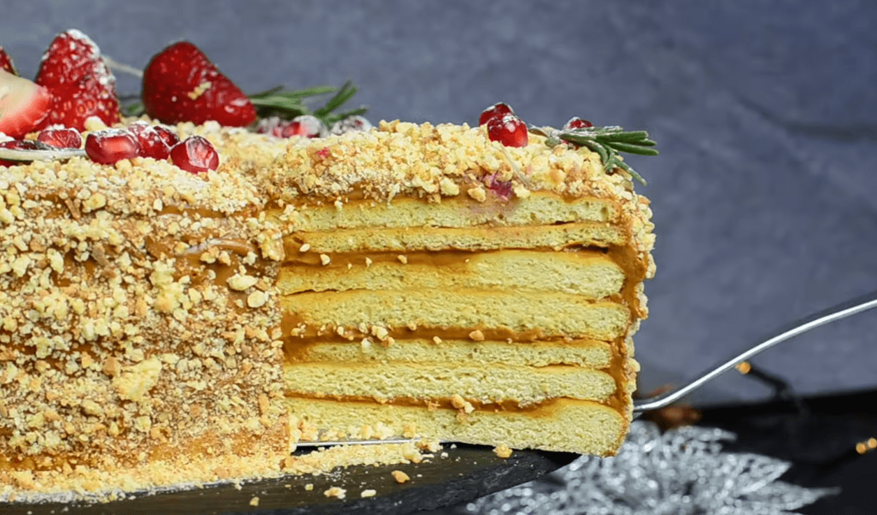 Кулінари розповіли, як можна оновити рецепт Медовика