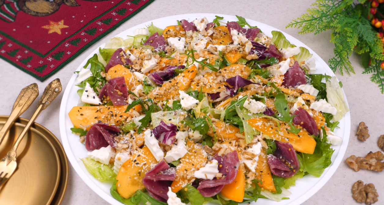 Рецепти 3 нових ефектних салатів без майонезу на святковий стіл
