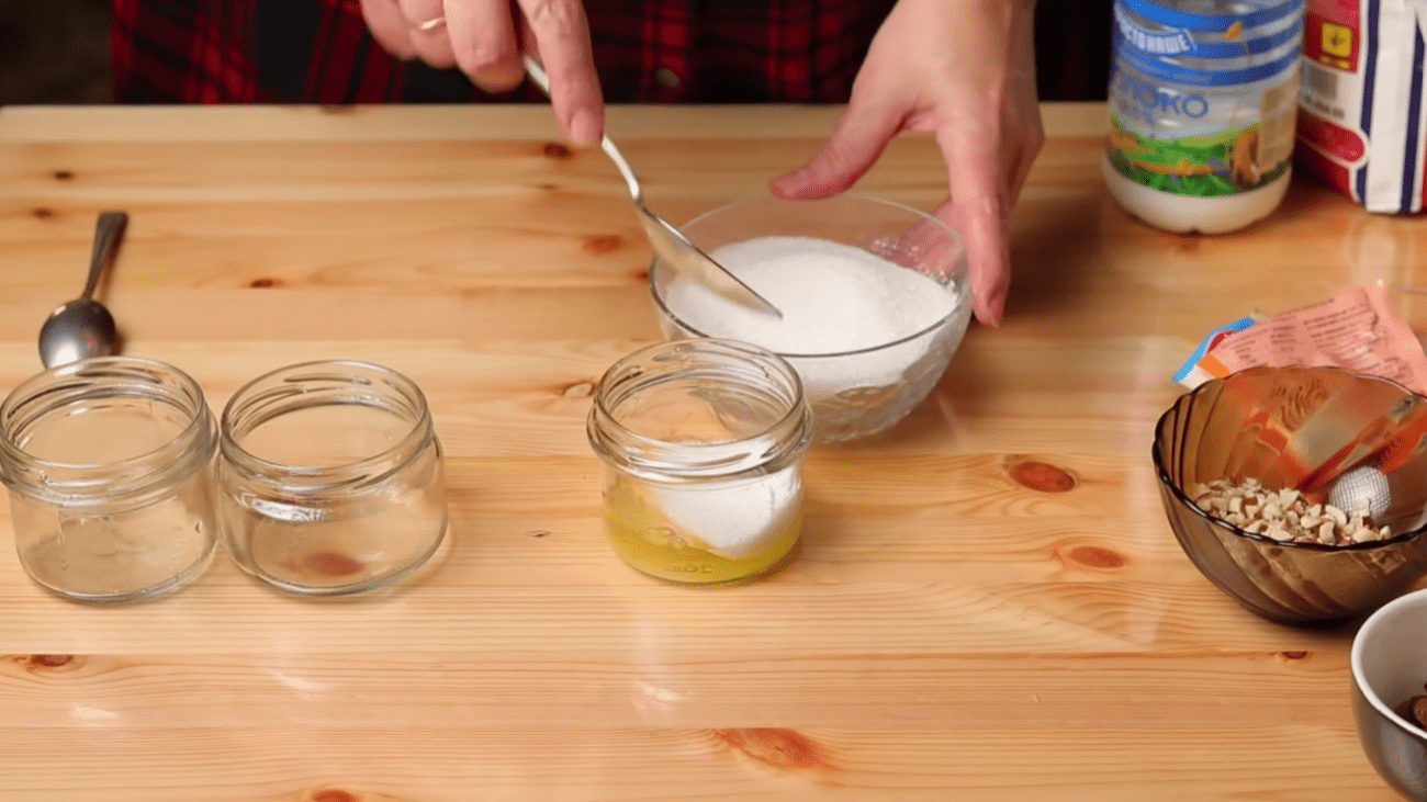 Рецепт кексу, який можна легко приготувати без міксера, світла та духовки