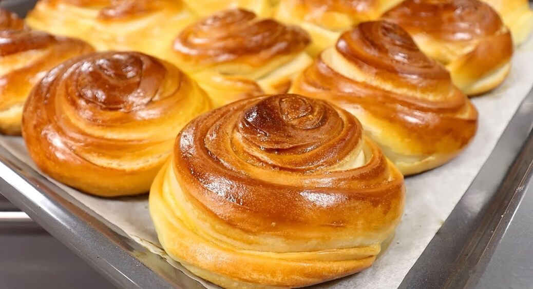 Не булочки, а золото! Наче з пекарні! Такий простий рецепт, а так смачно виходить 