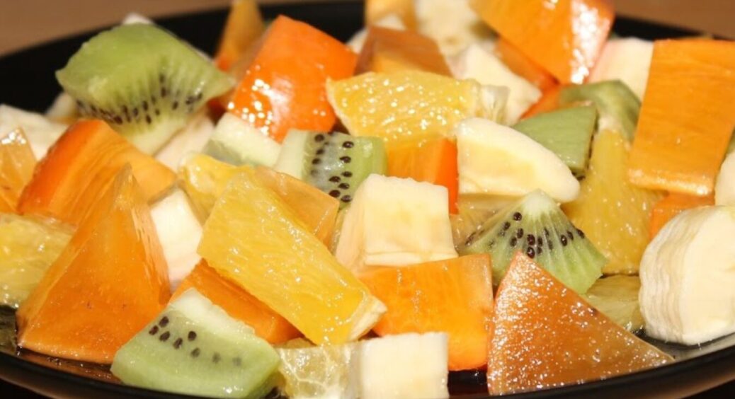 Багатий на вітамін С салат по-київськи з 4 інгредієнтів: смачно і ситно – вся родина нахвалює 